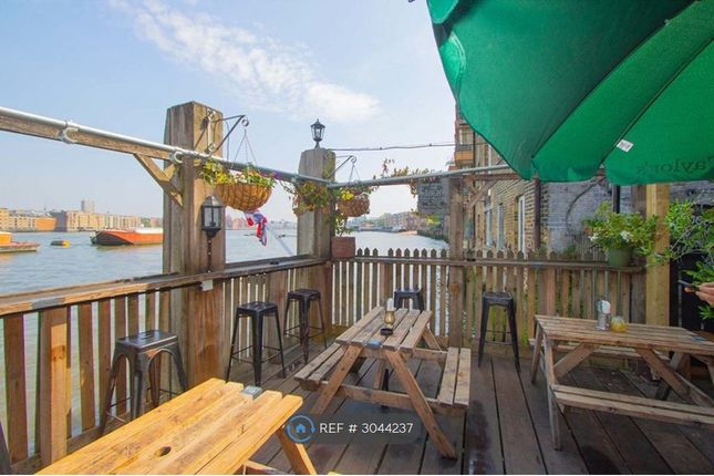Dunregan Houseboat, Rotherhithe Street London, London photo 4