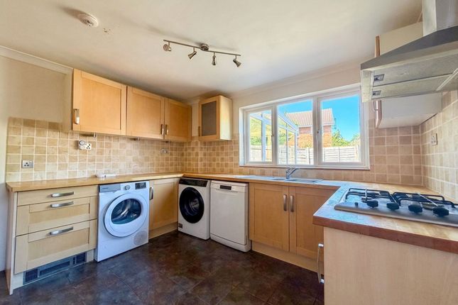 11 Wakefield Close, Milton Keynes photo 3