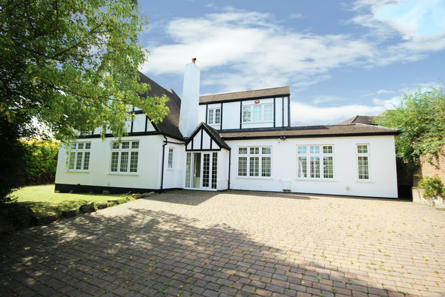 Thumbnail Detached house for sale in East View, Barnet, London