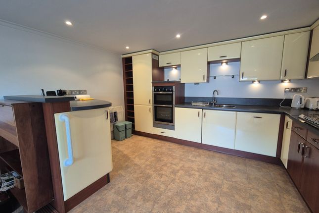 Flat 2, Bristol photo 5