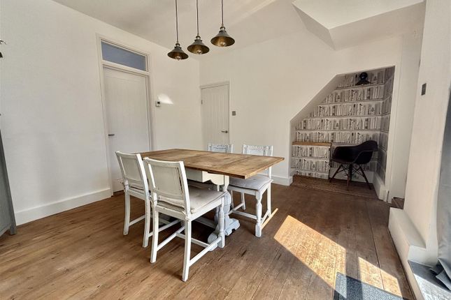 12, Frogmore Avenue, Swansea photo 4