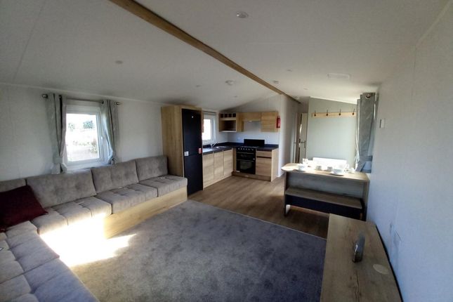 Manston Court Road, Margate photo 3