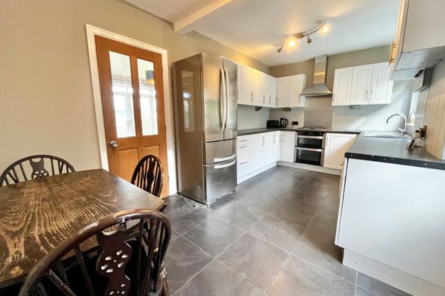 7, Ayrton Crescent, West Yorkshire photo 4