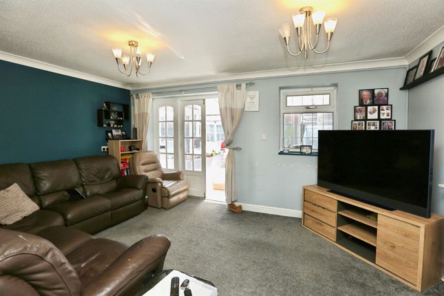 3, Forest Way, Gosport photo 2
