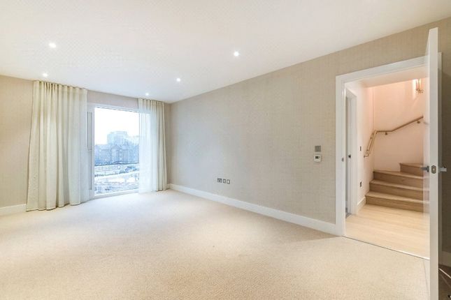 Thumbnail Duplex to rent in Central Avenue, London