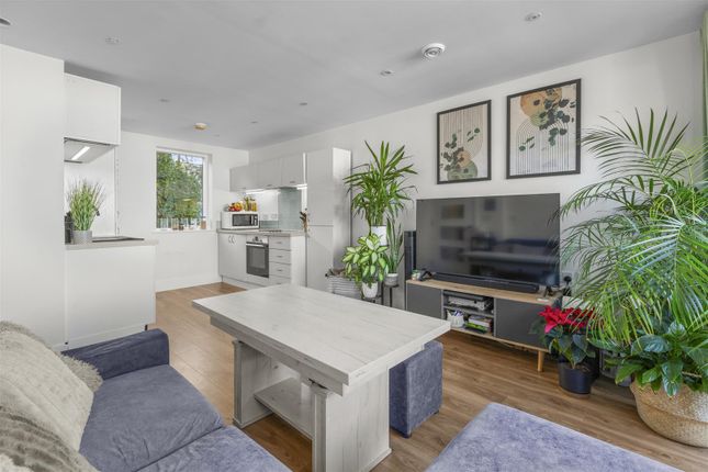 21 Ream Court, Ryemead Boulevard, High Wycombe photo 4
