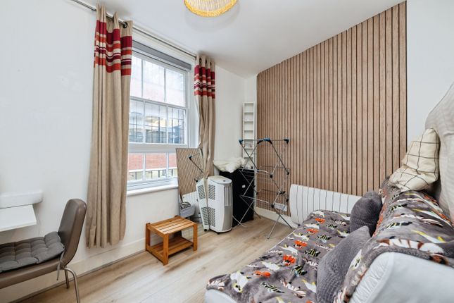 Flat 22/Victoria Chambers, Paul Street, London photo 2
