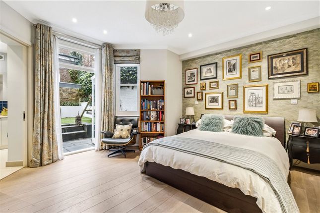 Thumbnail Flat for sale in Redcliffe Gardens, London