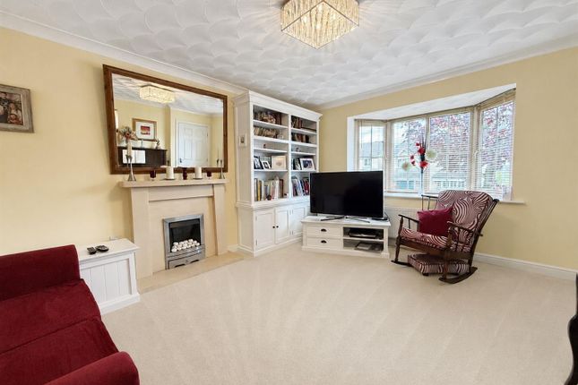 48, Steadings Way, Keighley photo 2