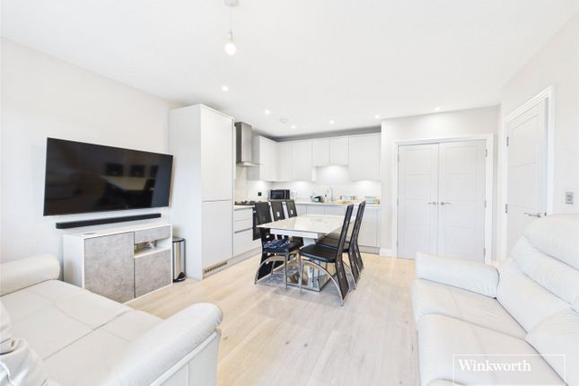 Flat 13, Hillgrove House,, High Street, Edgware photo 3
