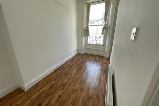 Flat to rent in Porchester Road, London
