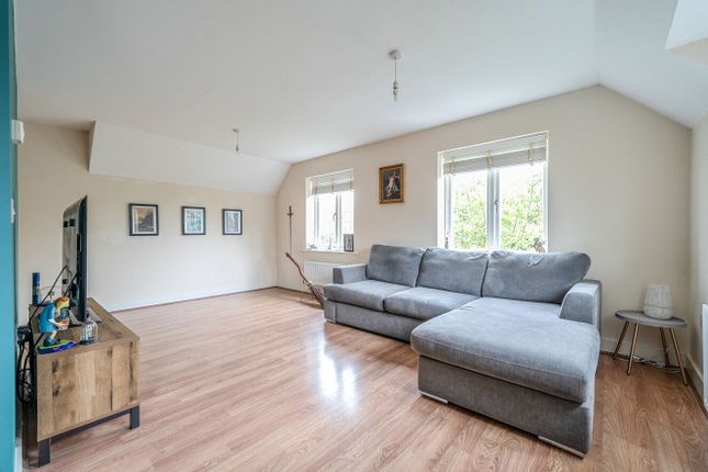 Flat Seven, Pater Court, Knowle photo 4
