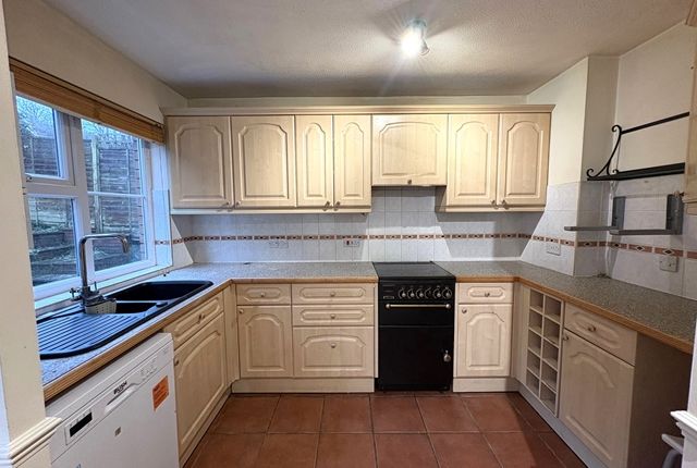 6, Hazelwood Close Devon, Honiton photo 2
