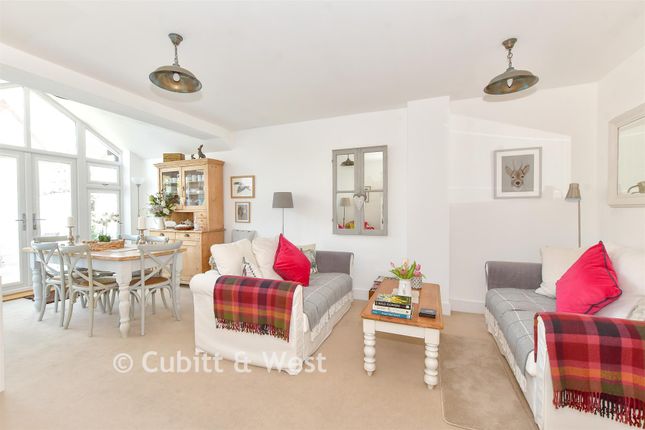 51, The Boulevard, Bognor Regis photo 4