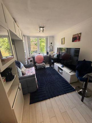 Flat 4 Unit 8, Bellfield Road, High Wycombe photo 4