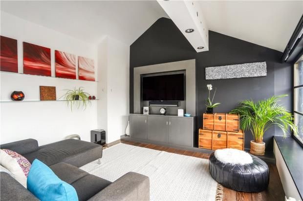 Flat for sale in The Circle, Queen Elizabeth Street, London