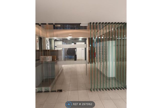 Flat, Jubilee Heights Parkside Avenue, London photo 5