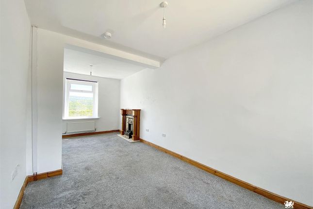 22, Heol Nazareth, Llanelli photo 4