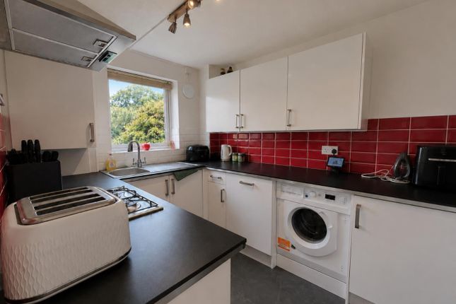 23, Starina Gardens, Waterlooville photo 4