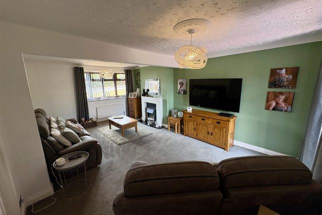 61, Whitehouse Court, Ushaw Moor photo 4
