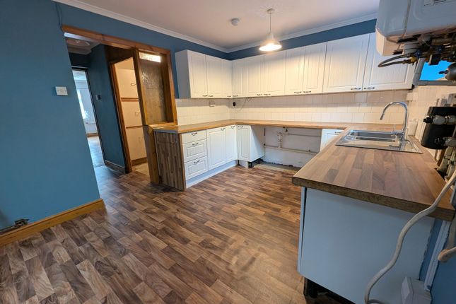 24, Wern Road, Ystalyfera photo 4