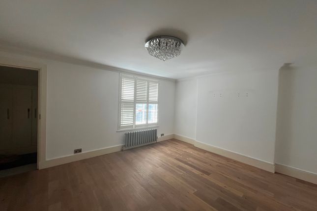 46 Pembridge Road, London photo 2