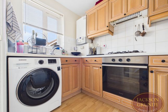 11, Aster Close, Northampton photo 2