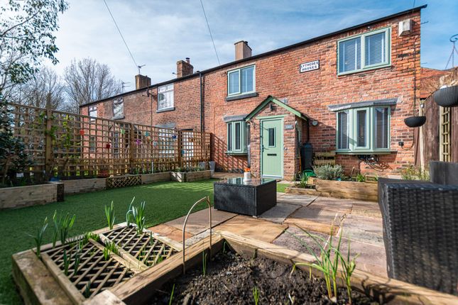 Thumbnail Cottage for sale in St. Helens Road, Leigh