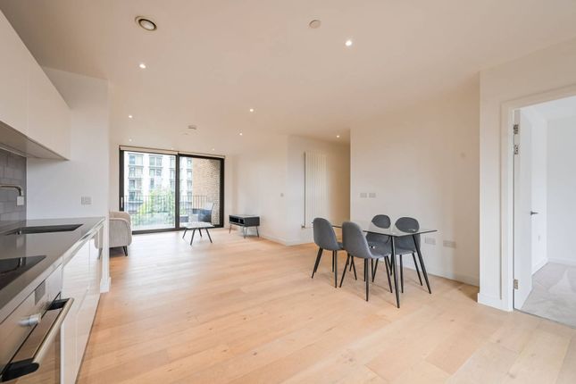 2-bed flat on Masthead House, E16, Royal Docks, £500,000