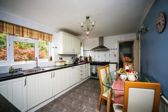 8, South Lea, Ashford photo 2