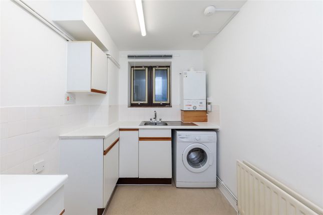 Flat to rent in Barnsbury Road, Angel