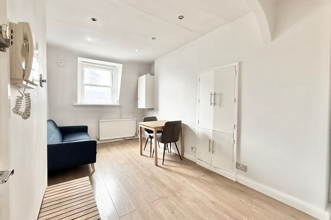 Third Floor 1 Bedroom Share Of Freehold Flat In Maida Vale For Sale