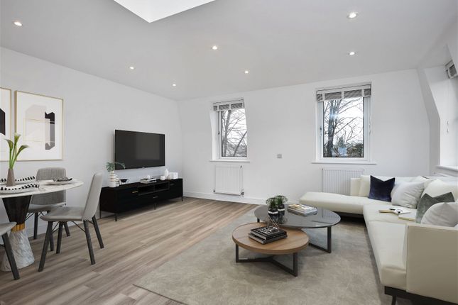 Flat to rent in Robinson Road, London