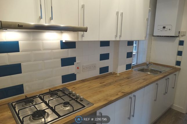 Flat to rent in Westfield House, Southampton