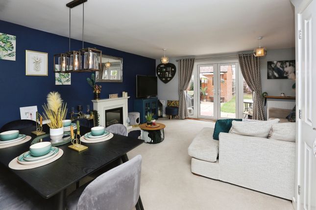 3, Gloucester Drive, Hampshire photo 2