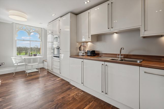 Flat for sale in Thornton Place, Clapham Old Town, London