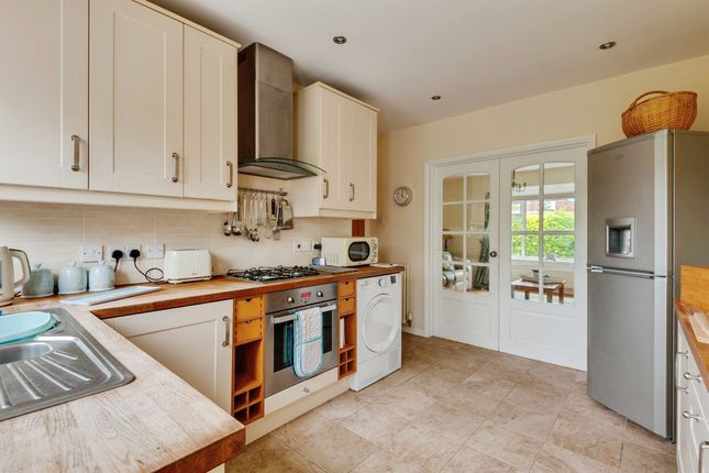 27, Cedar Avenue, Runcorn photo 3