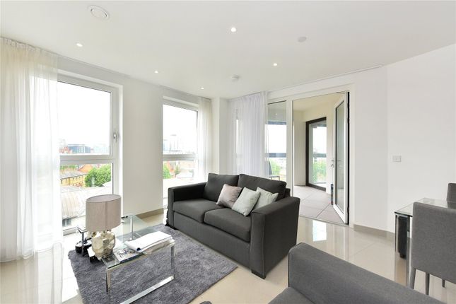 Flat to rent in Conquest Tower, 130 Blackfriars Road, London