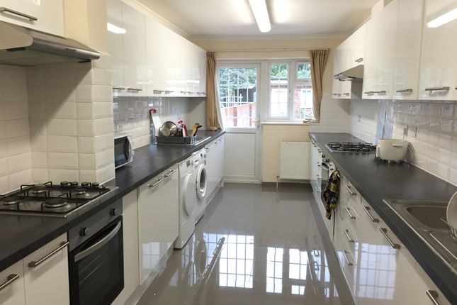 58, Bulstrode Avenue, Hounslow photo 5