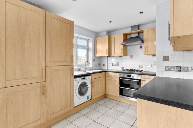 Flat 1, Juniper Court Juniper Lane, High Wycombe photo 3