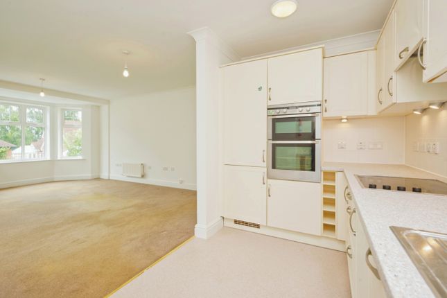 Flat 32, Haines House, Taunton photo 3