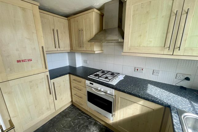 16, Lancelot Close, Newton Aycliffe photo 4