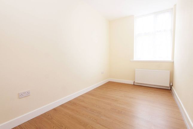 Flat 1302, Greenford  photo 5