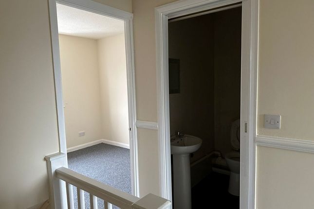 11, Thorburn Close, Neath photo 4