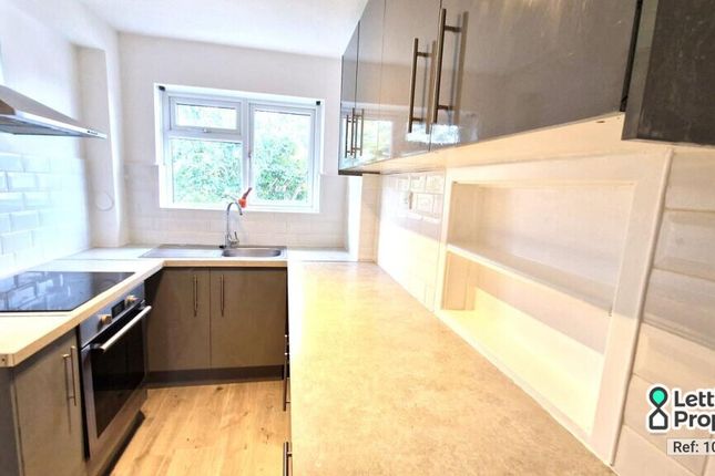 2 Ray Court, Ray Gardens, Stanmore photo 3