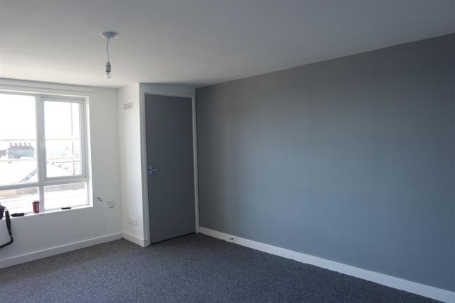 Thumbnail Flat to rent in Charles Street, Milford Haven