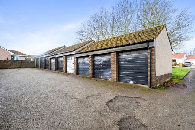 51 Tippet Knowes Park, Broxburn photo 2