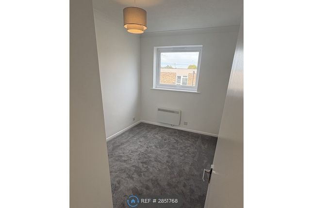 Flat, Lansdowne Court Upper Park Road, Camberley photo 4