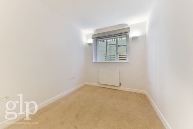 Flat to rent in Gower Street, London, Greater London