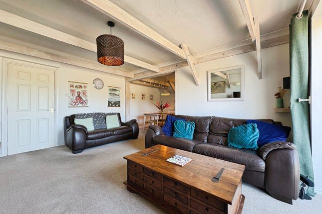 Flat 4, Swanpool Court, Falmouth photo 4